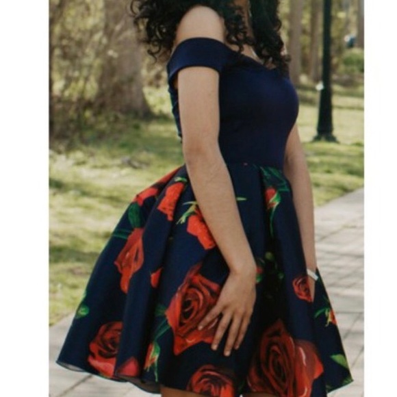 Off the shoulder dress with pockets!!! - Picture 2 of 5